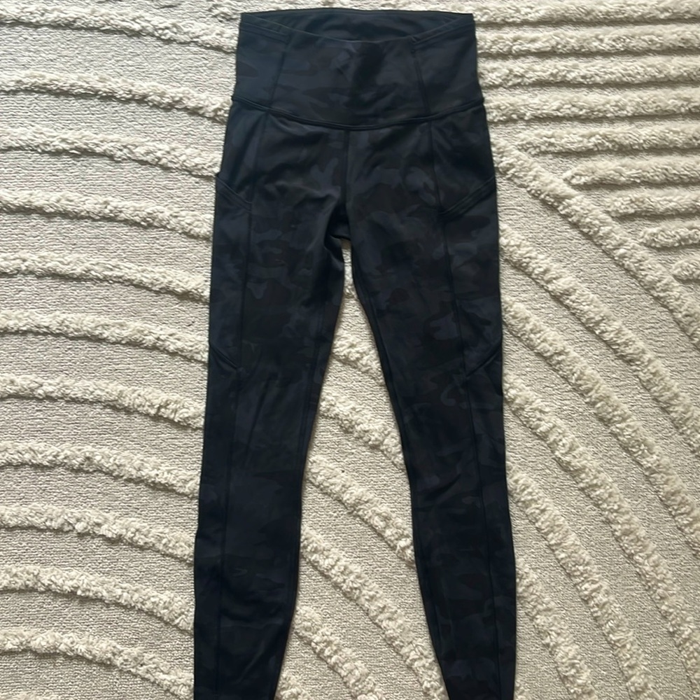 Lululemon EUC Fast and Free high rise tights 25”